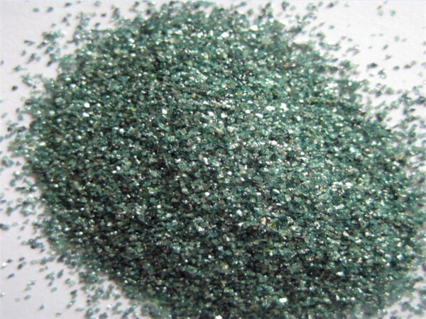 Grünes Siliziumkarbid F054 (0,355–0,3 mm)